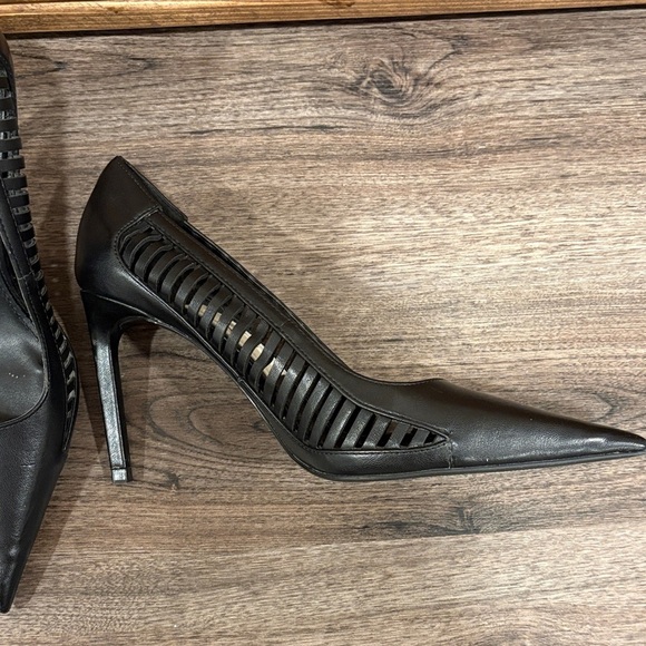 Zara Women's Black Pointed Heels Size 38 Like New - Picture 3 of 8